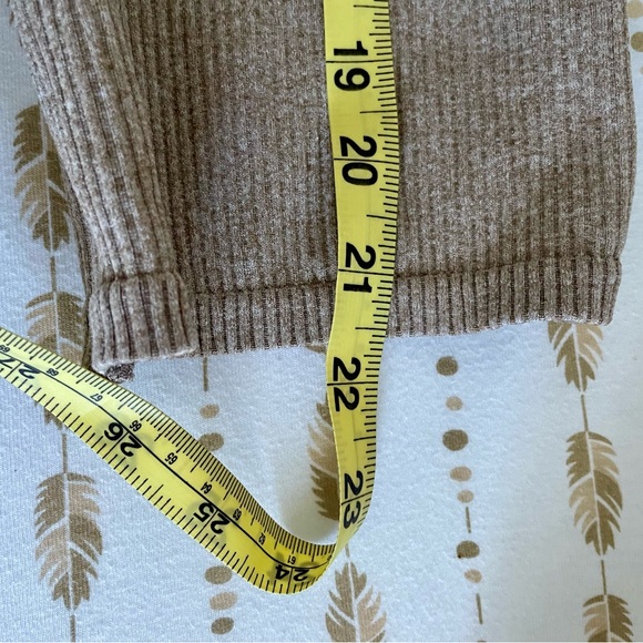 🤰🏽H&M | MAMA Seamless Ribbed Bike Shorts - Picture 8 of 8